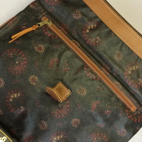 FINAL SALE PRICE Ladies Foldover Bag with Outer Zipper Pocket - Picture 4 of 4